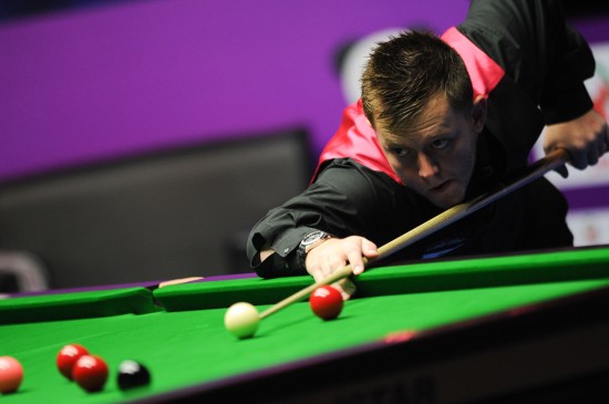 辛勤努力的 辛勤努力的