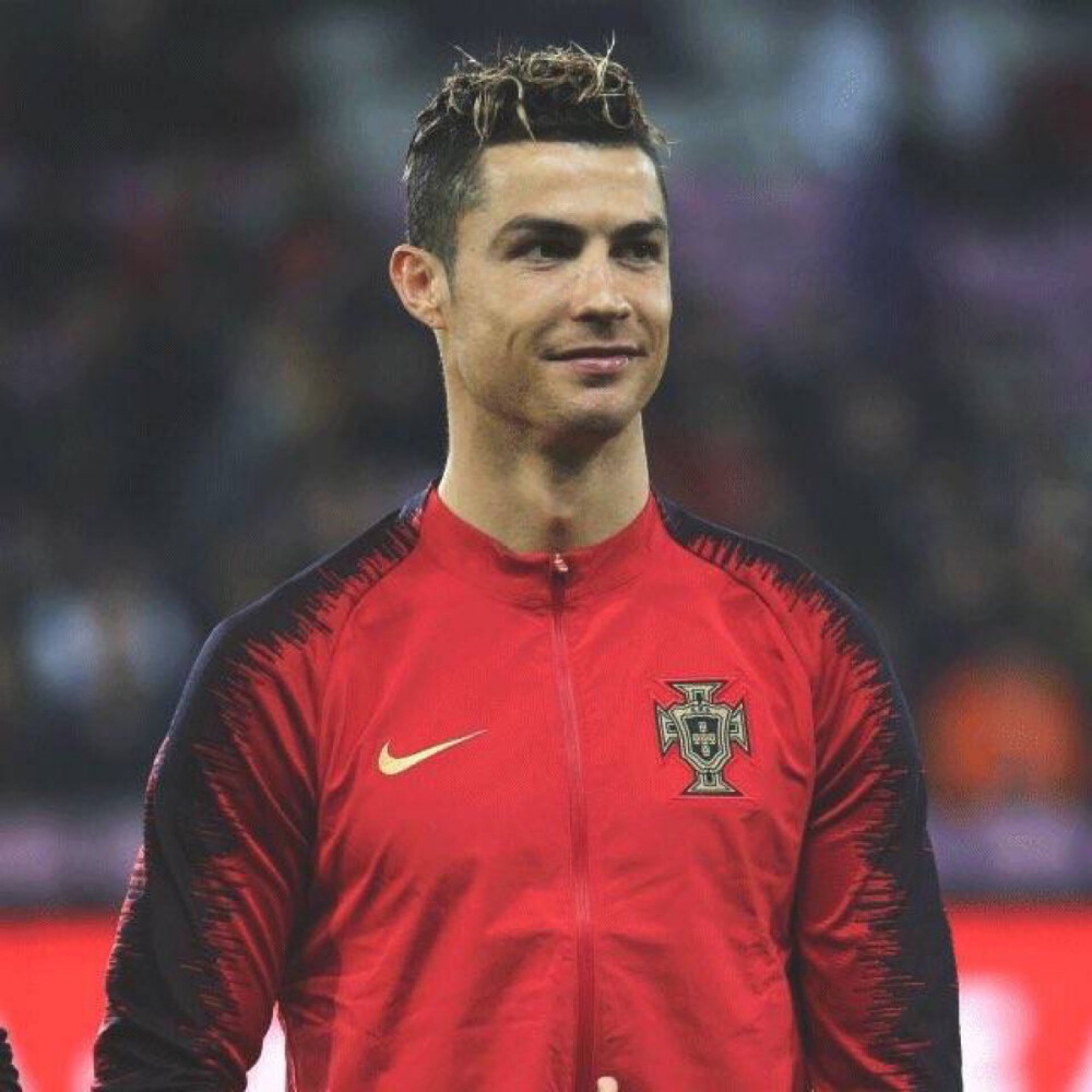 别扔C罗皇马球衣！趣味攻略 揭秘：C罗被尤文球迷掌声打动.