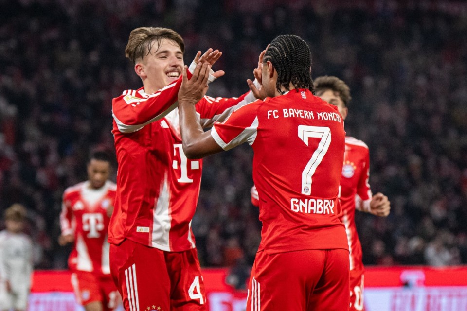 并通过轮换 并通过轮换