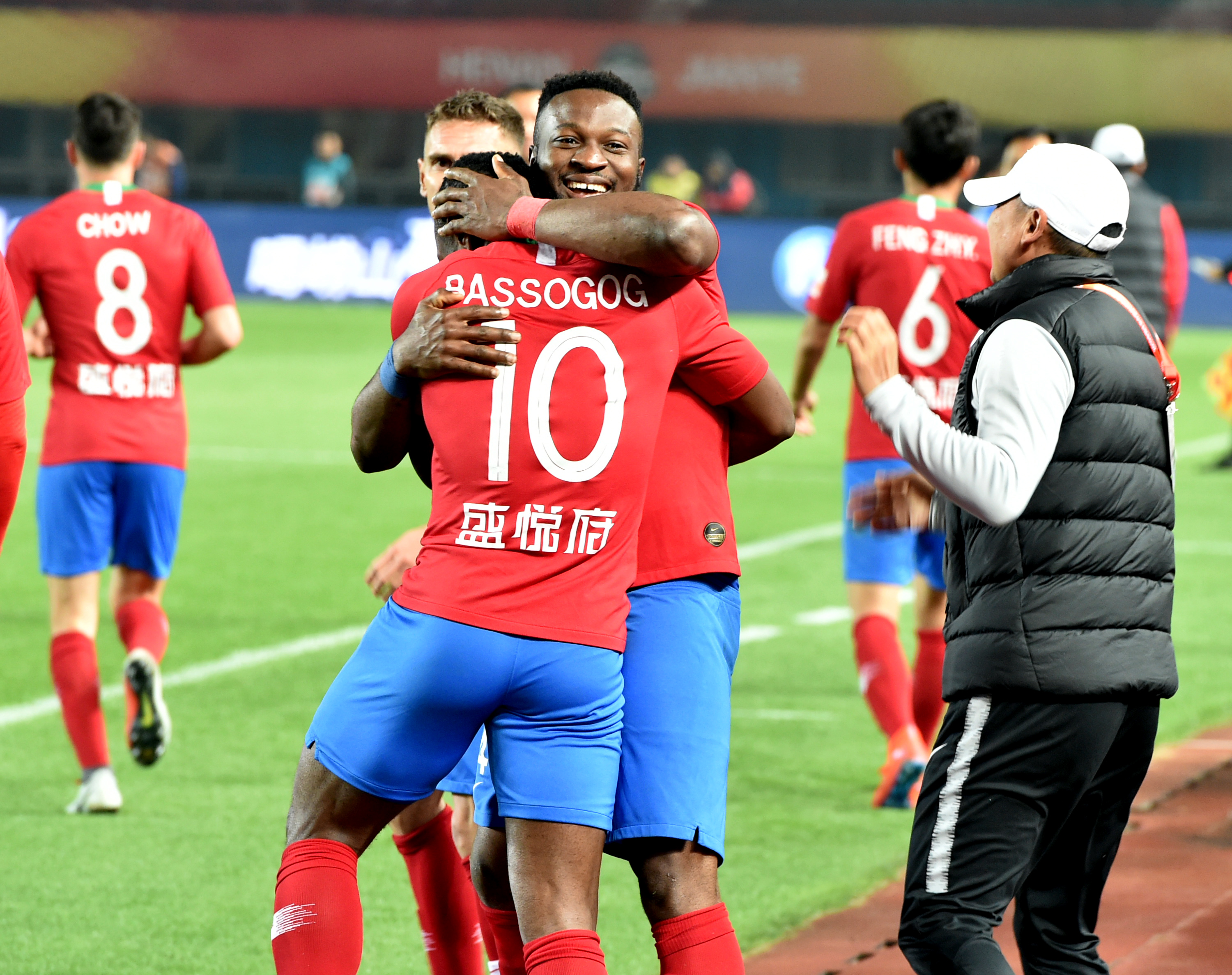 与拍面前伸 与拍面前伸